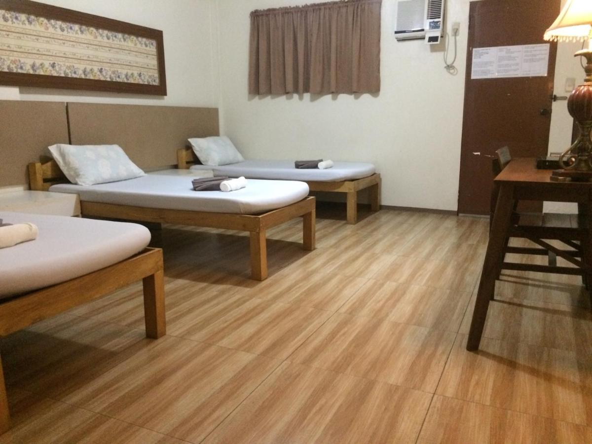 Crisfil'S Lodge Incorporated Dumaguete City Extérieur photo